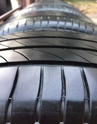 ยาง Michelin 215 60 16 ปลายปี15 ดอกเต็ม ไม่มีปะ ราคาไม่แพงขอบคุณ