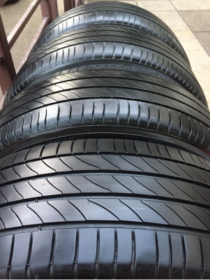 ยาง Michelin 215 60 16 ปลายปี15 ดอกเต็ม ไม่มีปะ ราคาไม่แพงขอบคุณ