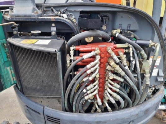 รถขุด 2 ตัน KOBELCO SK20SR-3 มีลายแย็ก มือสองญี่ปุ่น