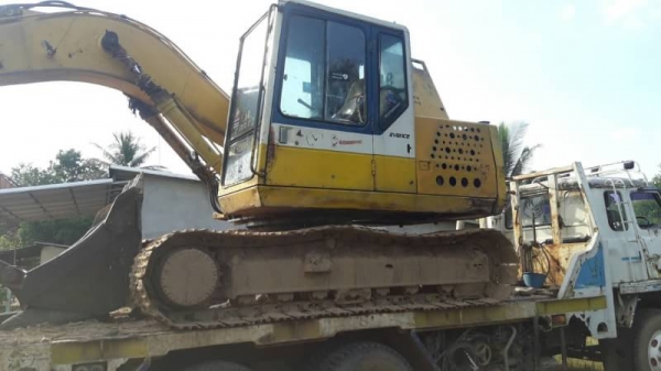 KOMATSU  PC 120-5