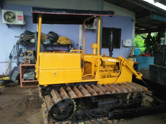 ขายรถแทร็กเตอร์D2-3 P ใบมืดสไลด์ สภาพสวยพร้อมใช้งาน เครื่องดีช่วงล่างดี ใบแทร็กสวยมากๆ โทร0616613023