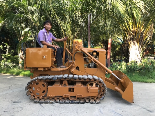 ขาย รถดันแทรคเตอร์ตีนตะขาบ KOMATSU D10S สภาพเดิมๆจากญี่ปุ่นยังไม่เคยใช้งานในไทย 99,000 เท่านั้น!!