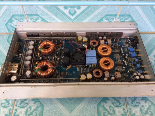 แอมป์คลาสดี Audio Builder 1700W มือสองงานเกาหลี สภาพไม่มีฝาหลัง ใช้งานปกติ เบสเนื้อดีมาก ขับ10" แอมป์คลาสดี Audio Builder 1700W มือสองงานเกาหลี สภาพไม่มีฝาหลัง ใช้งานปกติ เบสเนื้อดีมาก ขับ10"