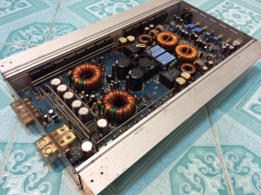 แอมป์คลาสดี Audio Builder 1700W มือสองงานเกาหลี สภาพไม่มีฝาหลัง ใช้งานปกติ เบสเนื้อดีมาก ขับ10&quot;