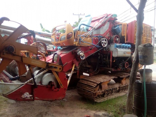 ขายรถเกี่ยวข้าวศักดิ์พัฒนา KM49 เครื่องJO8C250โบว์ ช่วงล่าง12ลูเลอร์9ลูก ปั๊ม23สภาพพร้อมใช้งาน