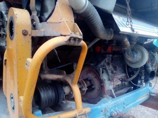 ขายรถเกี่ยวข้าวศักดิ์พัฒนา KM49 เครื่องJO8C250โบว์ ช่วงล่าง12ลูเลอร์9ลูก ปั๊ม23สภาพพร้อมใช้งาน