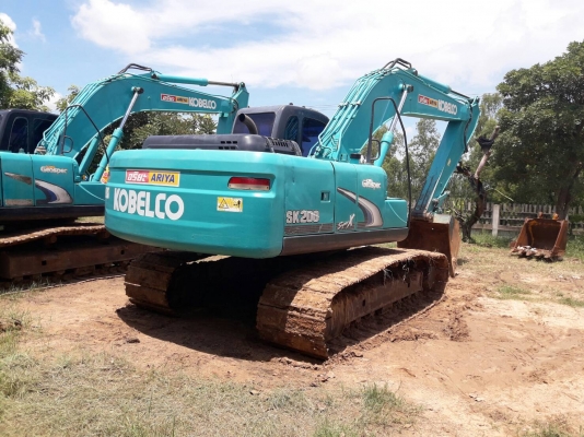 ขายด่วน!! Kobelco SK200-8 super X ไมล์ ชม. 11,000 สภาพสวยมากค่ะ