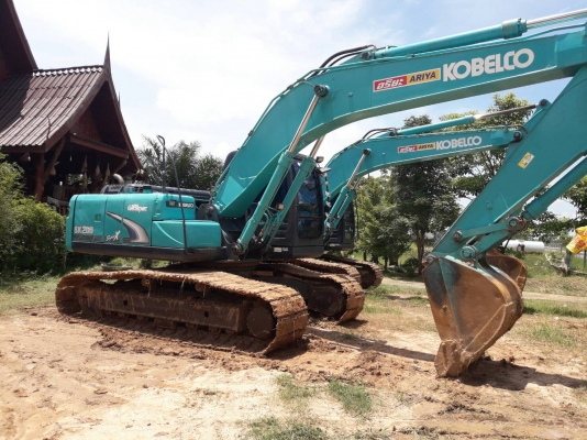 ขายด่วน!! Kobelco SK200-8 super X ไมล์ ชม. 11,000 สภาพสวยมากค่ะ