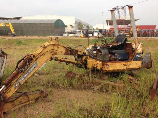 รถขุดมืสอง