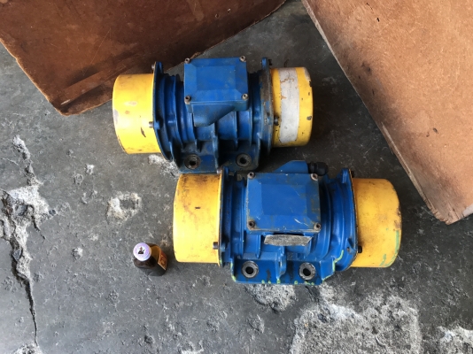 ขายมอเตอร์สั่น-เขย่า Visam made in Italy ขนาด 3/4HP. (0.55Kw.) 380V สภาพสวยเดิมๆ วิ่งนิ่มสั่นแรง พร้อมใช้งาน มี 2ตัวครับ