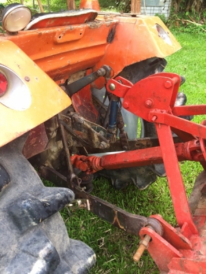 รถไถคูโบต้า รุ่น L2202DT 4WD มีดันหน้า โรตารี่ เครื่องตัดหญ้า แถมฟรี ผานหัวหมู เครื่องดี ราคาคุยกันได้ครับ