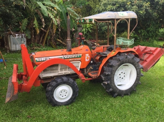 รถไถคูโบต้า รุ่น L2202DT 4WD มีดันหน้า โรตารี่ เครื่องตัดหญ้า แถมฟรี ผานหัวหมู เครื่องดี ราคาคุยกันได้ครับ