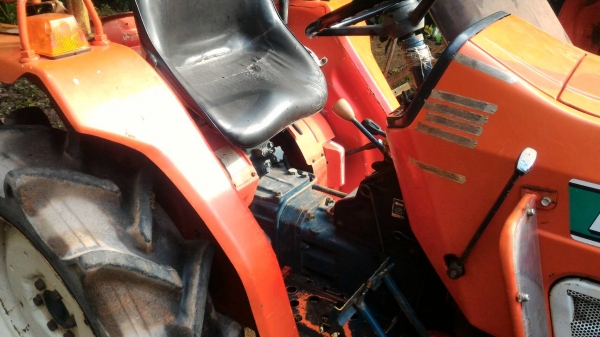 ขายรถไถ KUBOTA L2202DT 2เพลา ราคา 78,000 พร้อมใช้งาน มีรถขนส่งบริการทั่วไทย ร้านสามย่านแทรคเตอร์ อ.แกลง จ.ระยอง โทร 0818618678 ,0899347475 id line=0818618678 id line=0917315475 ขายรถไถ KUBOTA L2202DT 2เพลา ราคา 78,000 พร้อมใช้งาน มีรถขนส่งบริการทั่วไทย ร้านสามย่านแทรคเตอร์ อ.แกลง จ.ระยอง โทร 0818618678 ,0899347475 id line=0818618678 id line=0917315475