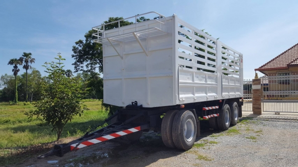 ขาย ลูกพ่วงสามมิตรสามเพลาไม่ดั้ม ปี 51 สภาพพร้อมใช้งาน เอกสารพร้อมโอน  สนใจติดต่อเรา ดำสุโขทัย โทร 089-7087998,081-7855503 ดูสินค้าได้ที่เต็นท์รถดำสุโขทัย  เรายินดีให้บริการครับ