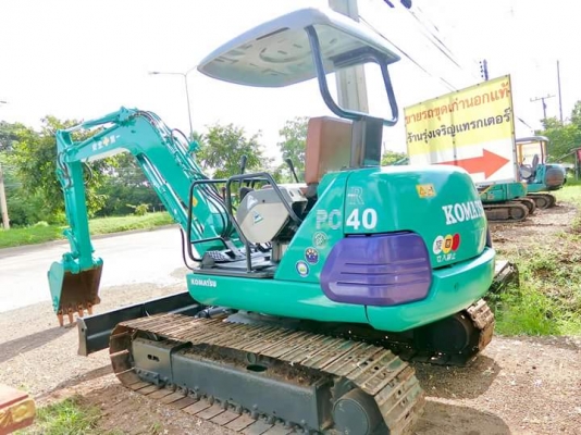 ขายรถขุด ยี่ห้อ: KOMATSU แบบ: PC40-7 เครื่อง4สูบ มีลายหัวกระแทก รถพร้อมใช้งาน ราคา 490,000 บาท (ต่อรองได้คะ)   รถเก่านอกแท้100\% ไม่เคยใช้งานในไทยแน้นอน มีเอกสารใบอินวอย สนใจติดต่อ  โทร : 099-907-9273 กิ๊ฟ กมลชนก  โทร : 099-907-3356 ช่างบัง