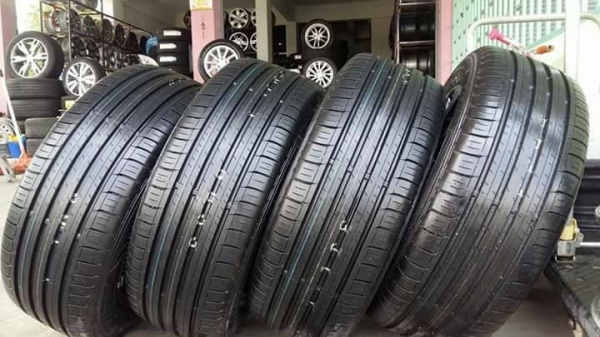 ขายล้อแม็กป้ายแดง civic fc 16" ยางปี14 สนใจติดต่อร้าน ก.เจริญการยางครับ 081-3747940 ขายล้อแม็กป้ายแดง civic fc 16" ยางปี14 สนใจติดต่อร้าน ก.เจริญการยางครับ 081-3747940