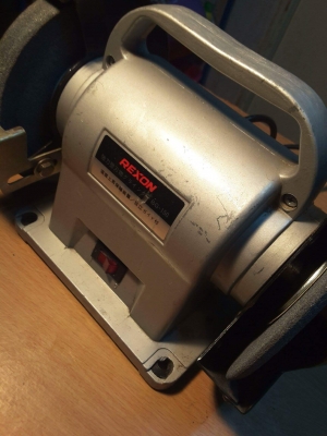 มอเตอร์หินเจีย ใช้ไฟ100จากตู้ญี่ปุ่น สภาพดี มอเตอร์หินเจีย ใช้ไฟ100จากตู้ญี่ปุ่น สภาพดี