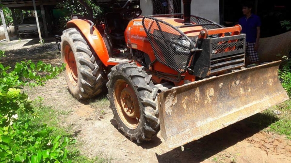 รถไถรุ่น7040 มีเล่มทะเบียน