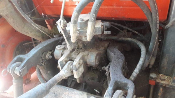 รถไถรุ่น7040 มีเล่มทะเบียน