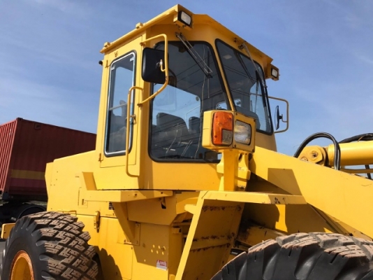 ขายรถตักล้อยาง KOMATSU WA300-1 รถนอกนำเข้าจากญี่ปุ่น สภาพสวยพร้อมใช้ มีVDOการทำงานครับ ขายรถตักล้อยาง KOMATSU WA300-1 รถนอกนำเข้าจากญี่ปุ่น สภาพสวยพร้อมใช้ มีVDOการทำงานครับ