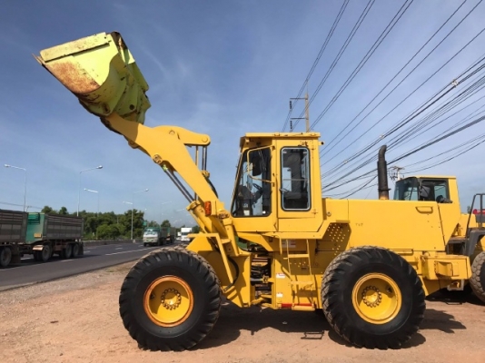 ขายรถตักล้อยาง KOMATSU WA300-1 รถนอกนำเข้าจากญี่ปุ่น สภาพสวยพร้อมใช้ มีVDOการทำงานครับ ขายรถตักล้อยาง KOMATSU WA300-1 รถนอกนำเข้าจากญี่ปุ่น สภาพสวยพร้อมใช้ มีVDOการทำงานครับ