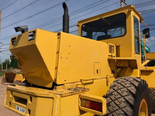 ขายรถตักล้อยาง KOMATSU WA300-1 รถนอกนำเข้าจากญี่ปุ่น สภาพสวยพร้อมใช้ มีVDOการทำงานครับ ขายรถตักล้อยาง KOMATSU WA300-1 รถนอกนำเข้าจากญี่ปุ่น สภาพสวยพร้อมใช้ มีVDOการทำงานครับ