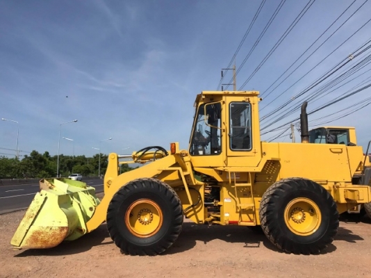 ขายรถตักล้อยาง KOMATSU WA300-1 รถนอกนำเข้าจากญี่ปุ่น สภาพสวยพร้อมใช้ มีVDOการทำงานครับ ขายรถตักล้อยาง KOMATSU WA300-1 รถนอกนำเข้าจากญี่ปุ่น สภาพสวยพร้อมใช้ มีVDOการทำงานครับ
