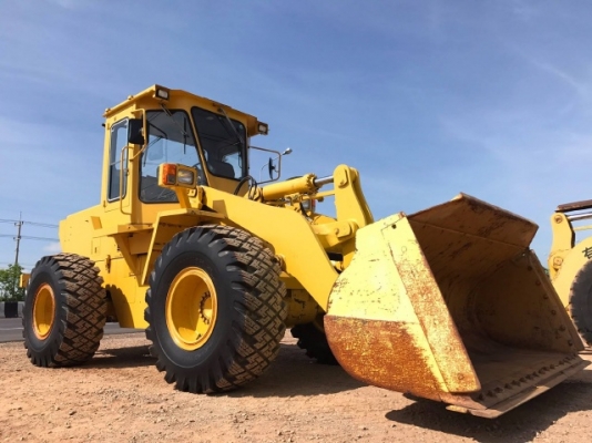 ขายรถตักล้อยาง KOMATSU WA300-1 รถนอกนำเข้าจากญี่ปุ่น สภาพสวยพร้อมใช้ มีVDOการทำงานครับ ขายรถตักล้อยาง KOMATSU WA300-1 รถนอกนำเข้าจากญี่ปุ่น สภาพสวยพร้อมใช้ มีVDOการทำงานครับ