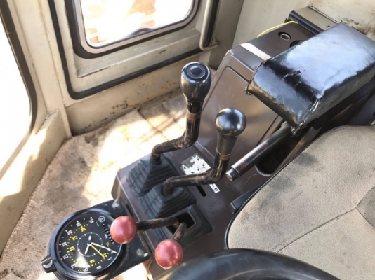 ขายรถตักล้อยาง KOMATSU WA300-1 รถนอกนำเข้าจากญี่ปุ่น สภาพสวยพร้อมใช้ มีVDOการทำงานครับ ขายรถตักล้อยาง KOMATSU WA300-1 รถนอกนำเข้าจากญี่ปุ่น สภาพสวยพร้อมใช้ มีVDOการทำงานครับ