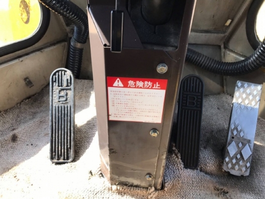 ขายรถตักล้อยาง KOMATSU WA300-1 รถนอกนำเข้าจากญี่ปุ่น สภาพสวยพร้อมใช้ มีVDOการทำงานครับ ขายรถตักล้อยาง KOMATSU WA300-1 รถนอกนำเข้าจากญี่ปุ่น สภาพสวยพร้อมใช้ มีVDOการทำงานครับ