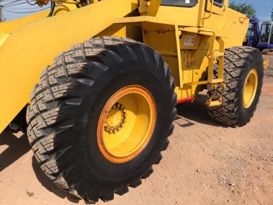 ขายรถตักล้อยาง KOMATSU WA300-1 รถนอกนำเข้าจากญี่ปุ่น สภาพสวยพร้อมใช้ มีVDOการทำงานครับ ขายรถตักล้อยาง KOMATSU WA300-1 รถนอกนำเข้าจากญี่ปุ่น สภาพสวยพร้อมใช้ มีVDOการทำงานครับ