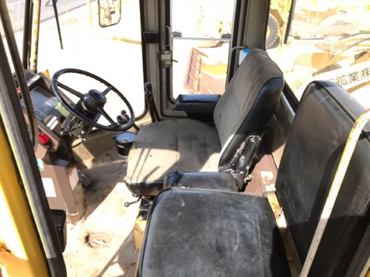 ขายรถตักล้อยาง KOMATSU WA300-1 รถนอกนำเข้าจากญี่ปุ่น สภาพสวยพร้อมใช้ มีVDOการทำงานครับ ขายรถตักล้อยาง KOMATSU WA300-1 รถนอกนำเข้าจากญี่ปุ่น สภาพสวยพร้อมใช้ มีVDOการทำงานครับ