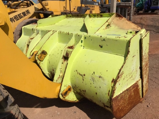 ขายรถตักล้อยาง KOMATSU WA300-1 รถนอกนำเข้าจากญี่ปุ่น สภาพสวยพร้อมใช้ มีVDOการทำงานครับ ขายรถตักล้อยาง KOMATSU WA300-1 รถนอกนำเข้าจากญี่ปุ่น สภาพสวยพร้อมใช้ มีVDOการทำงานครับ
