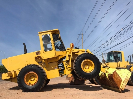 ขายรถตักล้อยาง KOMATSU WA300-1 รถนอกนำเข้าจากญี่ปุ่น สภาพสวยพร้อมใช้ มีVDOการทำงานครับ ขายรถตักล้อยาง KOMATSU WA300-1 รถนอกนำเข้าจากญี่ปุ่น สภาพสวยพร้อมใช้ มีVDOการทำงานครับ