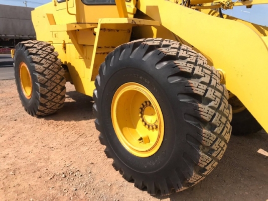 ขายรถตักล้อยาง KOMATSU WA300-1 รถนอกนำเข้าจากญี่ปุ่น สภาพสวยพร้อมใช้ มีVDOการทำงานครับ ขายรถตักล้อยาง KOMATSU WA300-1 รถนอกนำเข้าจากญี่ปุ่น สภาพสวยพร้อมใช้ มีVDOการทำงานครับ