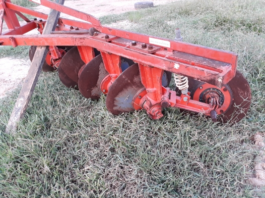 ขายผาล5 ผาล4 ติดรถไถ45/47/49/50พร้อมใช่ครับ ขายผาล5 ผาล4 ติดรถไถ45/47/49/50พร้อมใช่ครับ