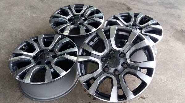 ขายล้อแม็กป้ายแดง ranger 18"สนใจติดต่อร้าน ก.เจริญการยางครับ 081-3747940