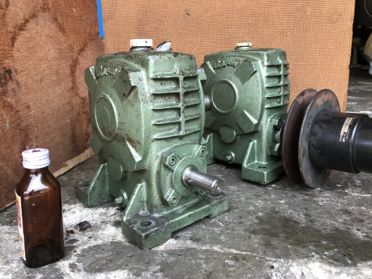 ขายหัวเกียร์ทดรอบ Bellpony made in Japan เบอร์80 อัตราทด 1:40 สภาพสวย หมุนนิ่ม พร้อมใช้งาน ราคาตัวละ 3,000 บาท มี 2ตัว