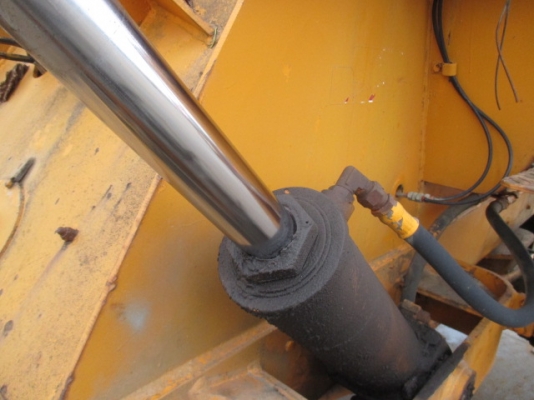 ขายรถตัก ยี่ห้อ KOMATSU รุ่น JH30B