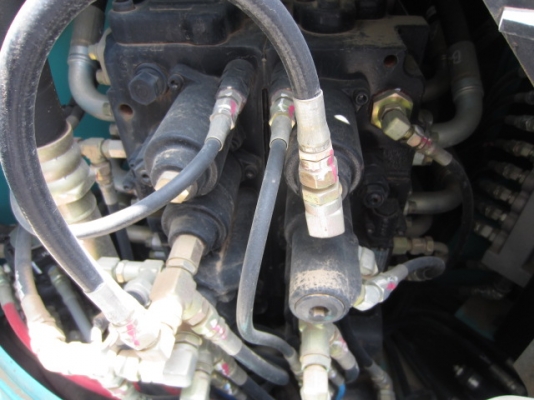 ถขุดKOBELCO รุ่น SK225SR สภาพสวยราคาไม่แพงคับ