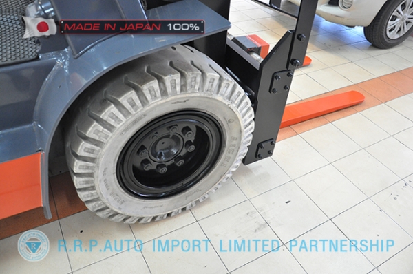 ขายรถโฟล์คลิฟท์มือสอง TOYOTA รุ่น 6FG40-10067 นำเข้าจากประเทศญี่ปุ่น 100\% ไม่เคยใช้งานในไทย