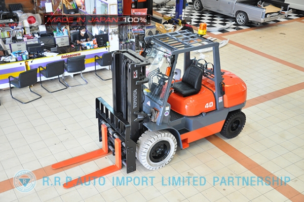 ขายรถโฟล์คลิฟท์มือสอง TOYOTA รุ่น 6FG40-10067 นำเข้าจากประเทศญี่ปุ่น 100\% ไม่เคยใช้งานในไทย