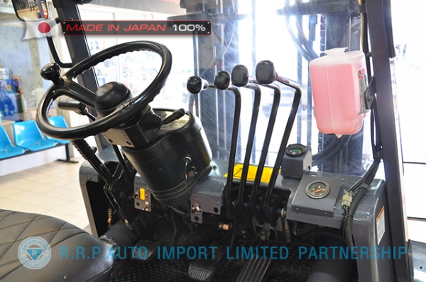 ขายรถโฟล์คลิฟท์มือสอง TOYOTA รุ่น 6FG40-10067 นำเข้าจากประเทศญี่ปุ่น 100\% ไม่เคยใช้งานในไทย