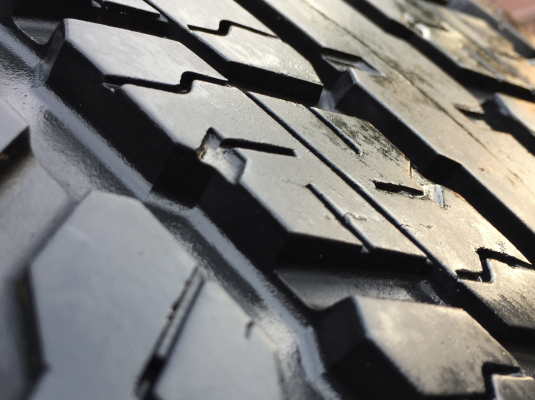 เศษยาง Yokohama 265 65 17 ปี16 ดอกเต็ม เนื้อนิ่มๆ ไม่มีปะ ใช้ยาว จำนวน1เส้น ราคาไม่แพง