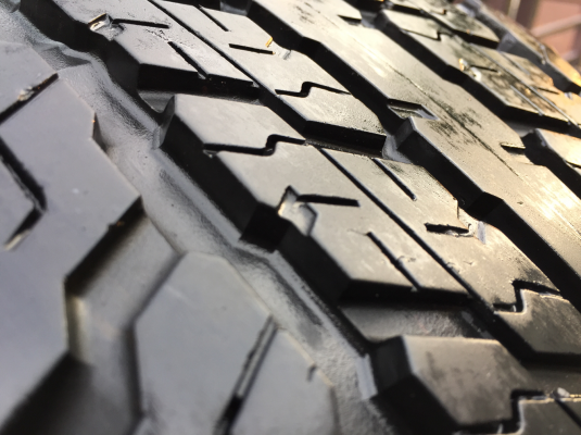 เศษยาง Yokohama 265 65 17 ปี16 ดอกเต็ม เนื้อนิ่มๆ ไม่มีปะ ใช้ยาว จำนวน1เส้น ราคาไม่แพง