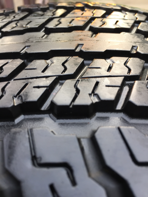 เศษยาง Yokohama 265 65 17 ปี16 ดอกเต็ม เนื้อนิ่มๆ ไม่มีปะ ใช้ยาว จำนวน1เส้น ราคาไม่แพง