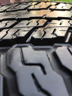 เศษยาง Yokohama 265 65 17 ปี16 ดอกเต็ม เนื้อนิ่มๆ ไม่มีปะ ใช้ยาว จำนวน1เส้น ราคาไม่แพง