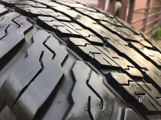 เศษยาง Yokohama 265 65 17 ปี16 ดอกเต็ม เนื้อนิ่มๆ ไม่มีปะ ใช้ยาว จำนวน1เส้น ราคาไม่แพง