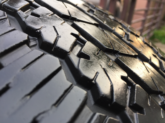 เศษยาง Bridgestone 265 65 17 ปลายปี15 ดอกเต็ม ไม่มีปะ ใช้ยาว จำนวน1เส้น ราคาไม่แพง