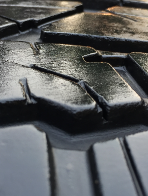 เศษยาง Bridgestone 265 65 17 ปลายปี15 ดอกเต็ม ไม่มีปะ ใช้ยาว จำนวน1เส้น ราคาไม่แพง